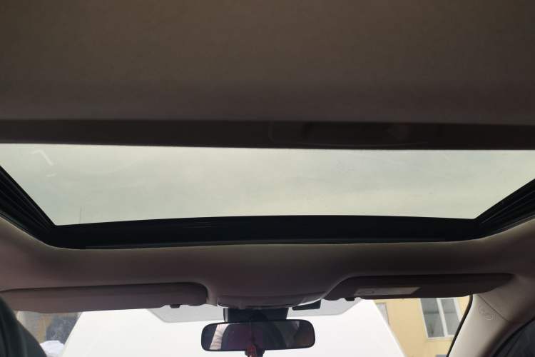 Used Toyota Corolla 2021 Dual-Motor 1.8L E-CVT Elite Edition Headliner