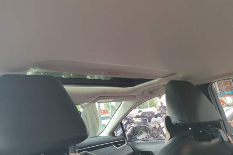 Used Toyota Corolla 2021 Dual-Motor 1.8L E-CVT Elite Edition Headliner