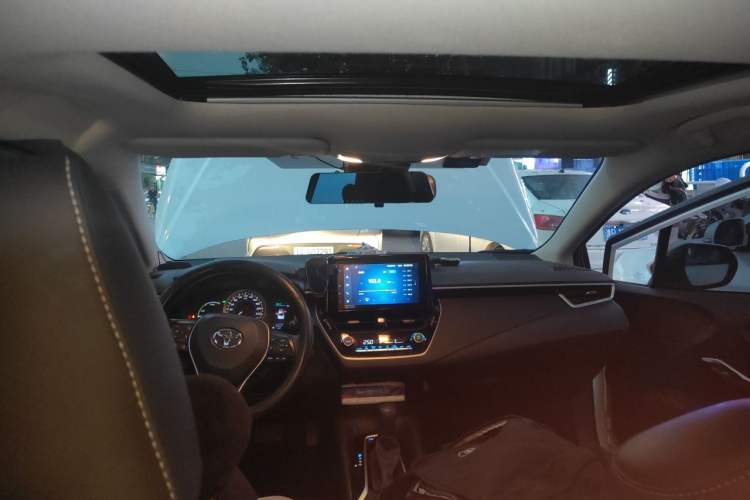 Used Toyota Corolla 2021 Dual-Motor 1.8L E-CVT Elite Edition Headliner