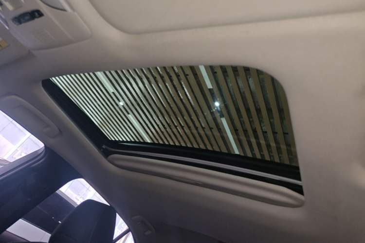 Used Toyota Corolla 2021 Dual-Motor 1.8L E-CVT Elite Edition Headliner
