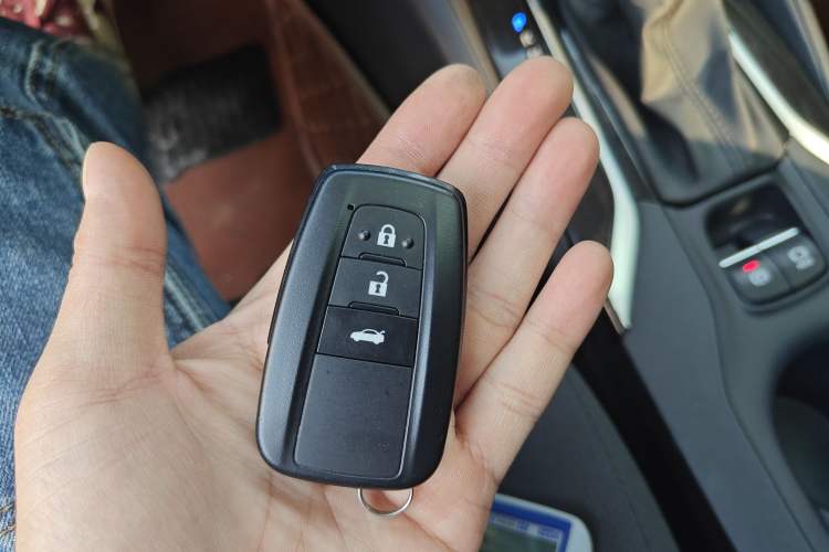 Used Toyota Corolla 2021 Dual-Motor 1.8L E-CVT Elite Edition Interior 1