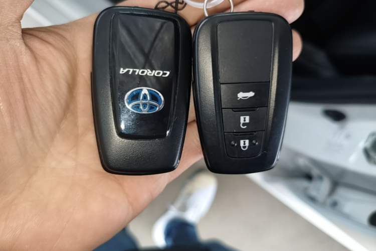 Used Toyota Corolla 2021 Dual-Motor 1.8L E-CVT Elite Edition Interior 1
