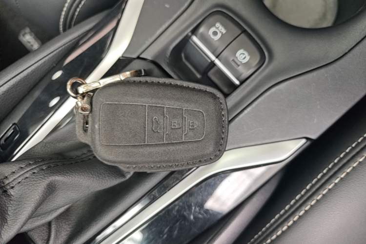 Used Toyota Corolla 2021 Dual-Motor 1.8L E-CVT Elite Edition Interior 1