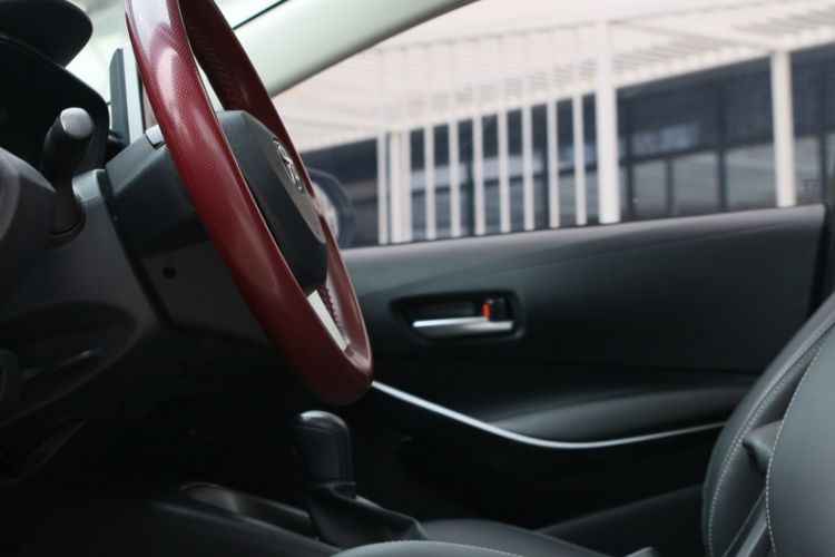 Used Toyota Corolla 2021 Dual-Motor 1.8L E-CVT Elite Edition Interior 2