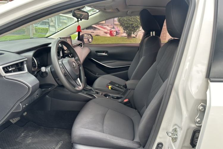 Used Toyota Corolla 2021 Dual-Motor 1.8L E-CVT Elite Edition Interior 2