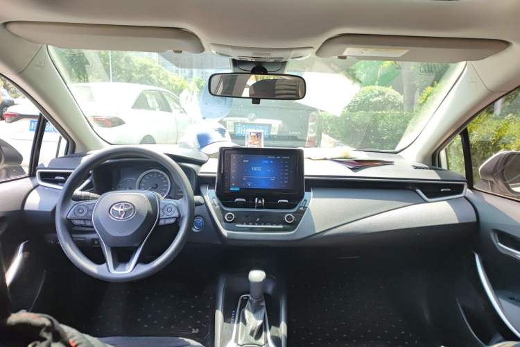 Used Toyota Corolla 2021 Dual-Motor 1.8L E-CVT Elite Edition Interior 2