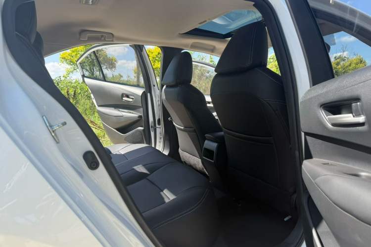 Used Toyota Corolla 2021 TNGA 1.5L CVT Elite Edition Interior 3