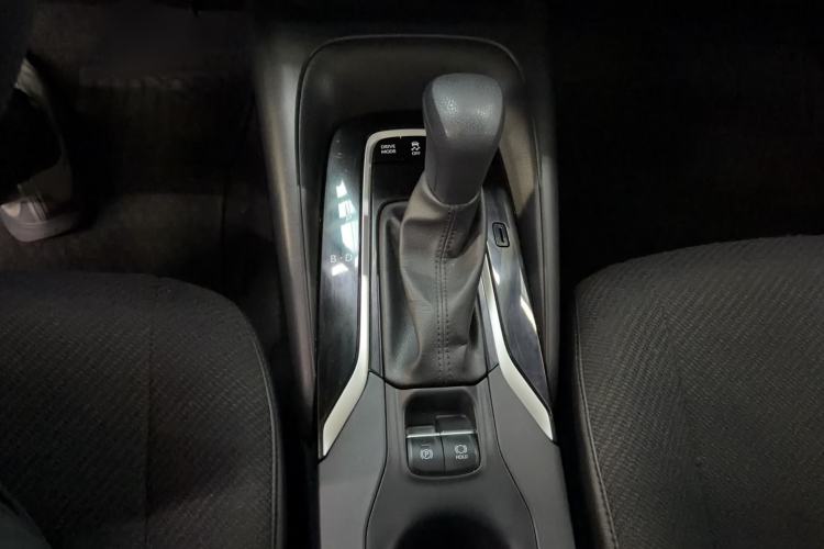 Used Toyota Corolla 2021 Dual-Motor 1.8L E-CVT Elite Edition Interior 3