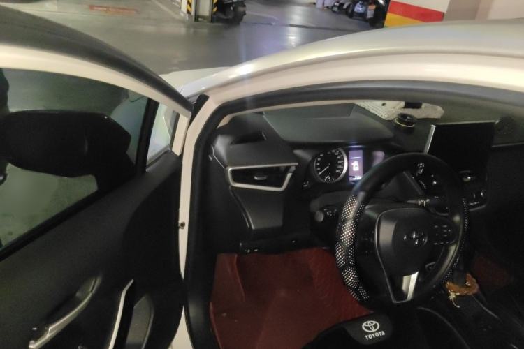 Used Toyota Corolla 2021 Dual-Motor 1.8L E-CVT Elite Edition Interior 3