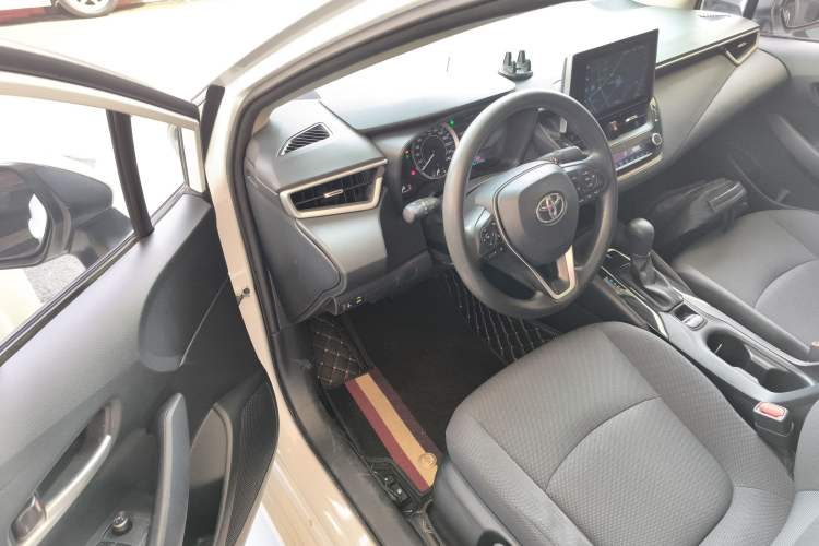 Used Toyota Corolla 2021 TNGA 1.5L CVT Elite Edition Interior 3