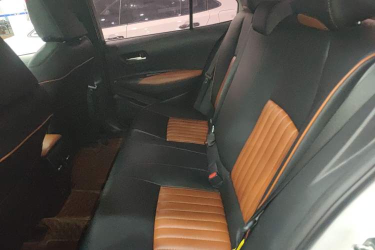 Used Toyota Corolla 2021 Dual-Motor 1.8L E-CVT Elite Edition Interior 4