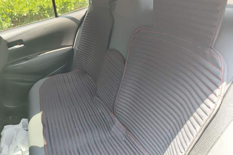 Used Toyota Corolla 2021 Dual-Motor 1.8L E-CVT Elite Edition Interior 4