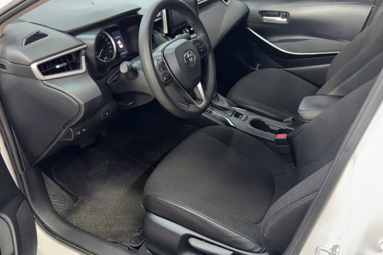 Used Toyota Corolla 2021 Dual-Motor 1.8L E-CVT Elite Edition Interior 4