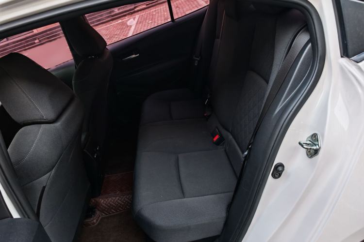 Used Toyota Corolla 2021 Dual-Motor 1.8L E-CVT Elite Edition Interior 4