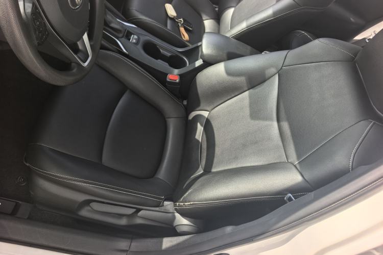 Used Toyota Corolla 2021 Dual-Motor 1.8L E-CVT Elite Edition Interior 5