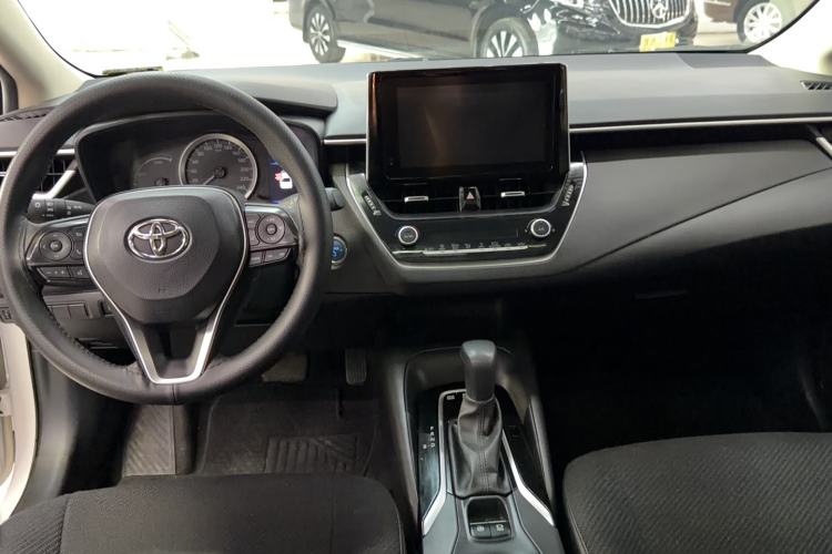 Used Toyota Corolla 2021 Dual-Motor 1.8L E-CVT Elite Edition Interior 6