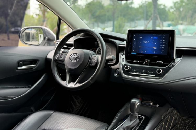 Used Toyota Corolla 2021 1.2T S-CVT Luxury Edition Interior 7
