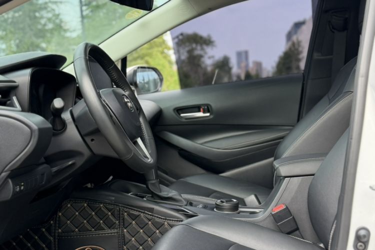 Used Toyota Corolla 2021 1.2T S-CVT Luxury Edition Interior 8