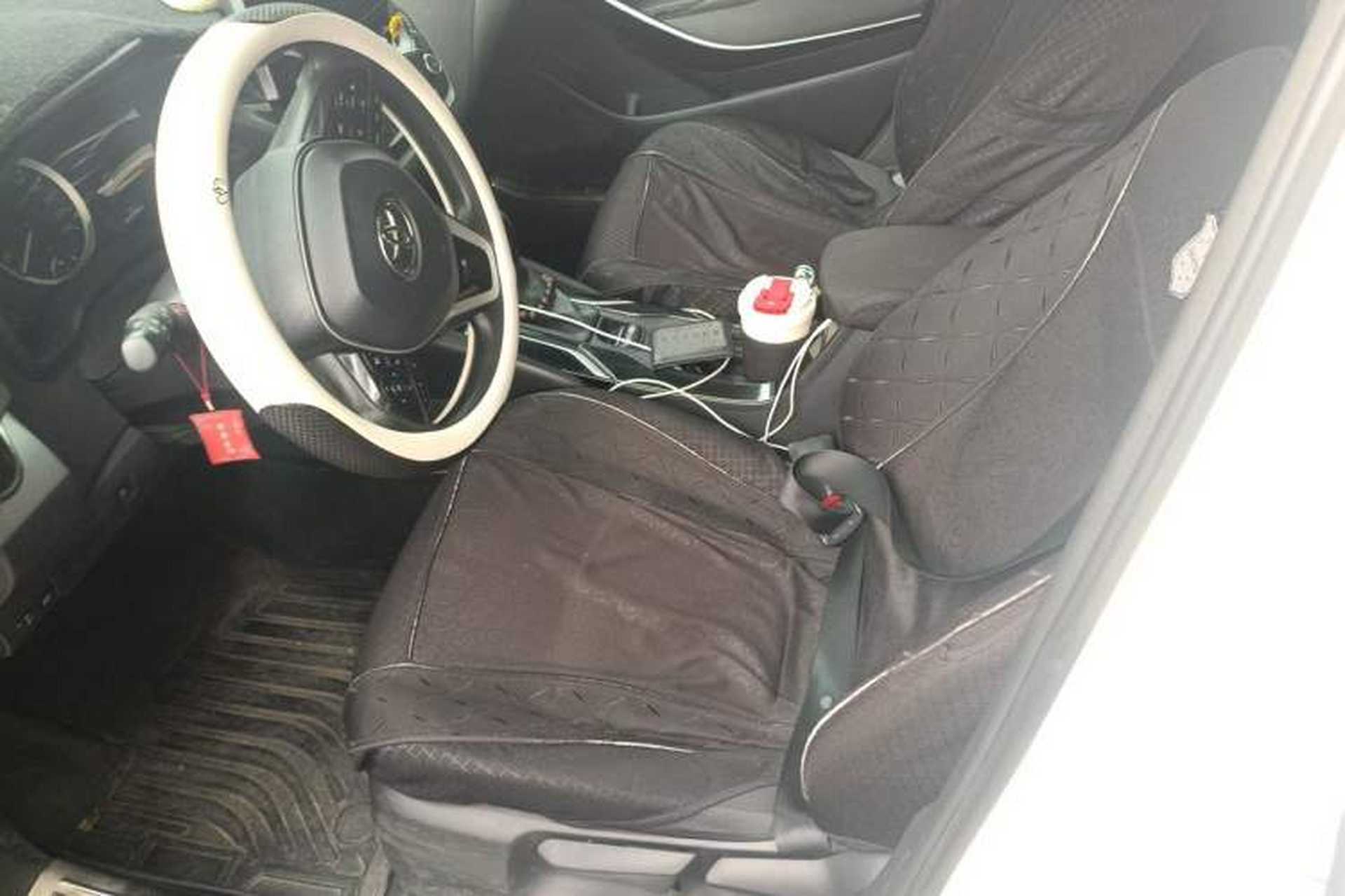 Used Toyota Corolla 2021 Dual-Motor 1.8L E-CVT Elite Edition Left Front Seat