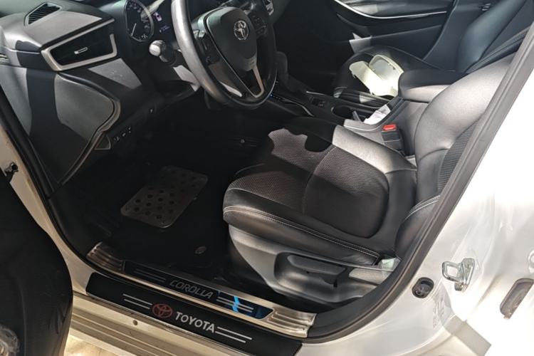 Used Toyota Corolla 2021 Dual-Motor 1.8L E-CVT Elite Edition Left Front Seat