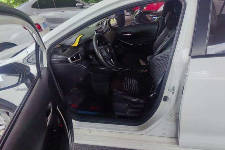 Used Toyota Corolla 2021 Dual-Motor 1.8L E-CVT Elite Edition Left Front Seat