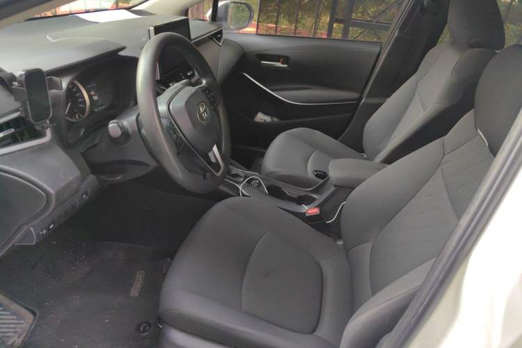 Used Toyota Corolla 2021 Dual-Motor 1.8L E-CVT Elite Edition Left Front Seat