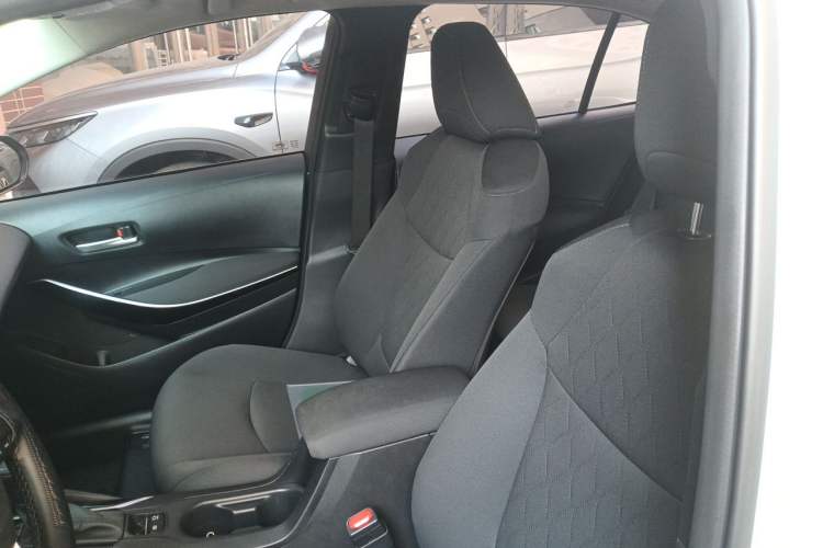 Used Toyota Corolla 2021 Dual-Motor 1.8L E-CVT Elite Edition Left Front Seat