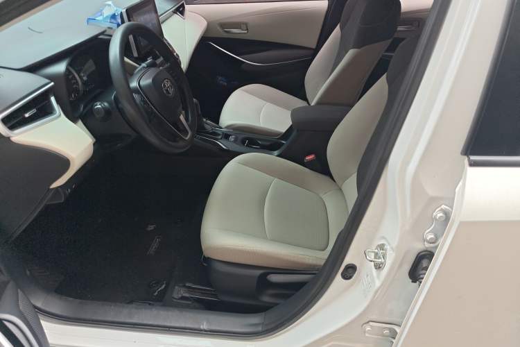 Used Toyota Corolla 2021 Dual-Motor 1.8L E-CVT Elite Edition Left Front Seat