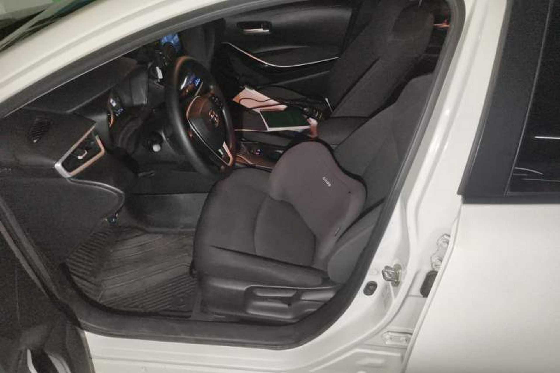 Used Toyota Corolla 2021 Dual-Motor 1.8L E-CVT Elite Edition Left Front Seat
