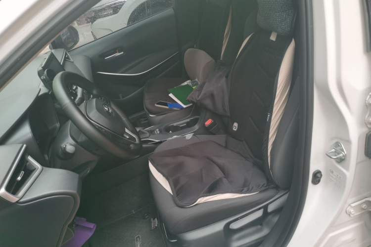 Used Toyota Corolla 2021 Dual-Motor 1.8L E-CVT Elite Edition Left Front Seat