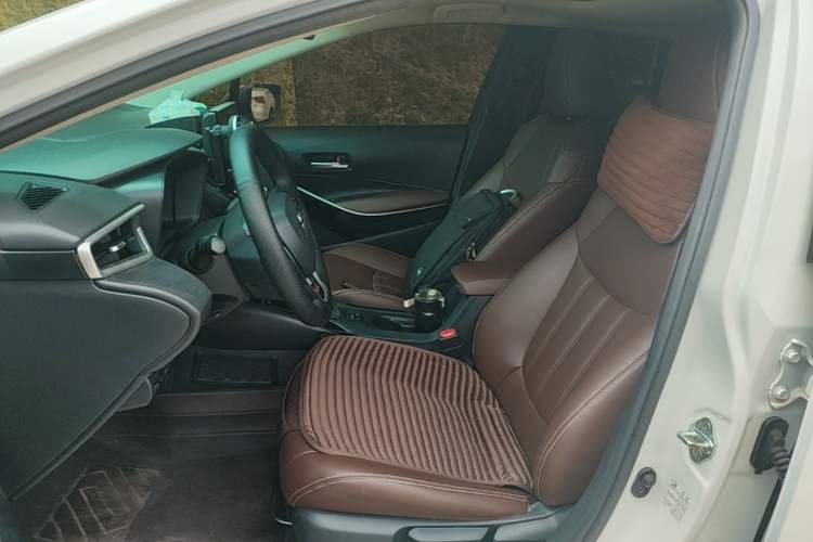 Used Toyota Corolla 2021 Dual-Motor 1.8L E-CVT Elite Edition Left Front Seat
