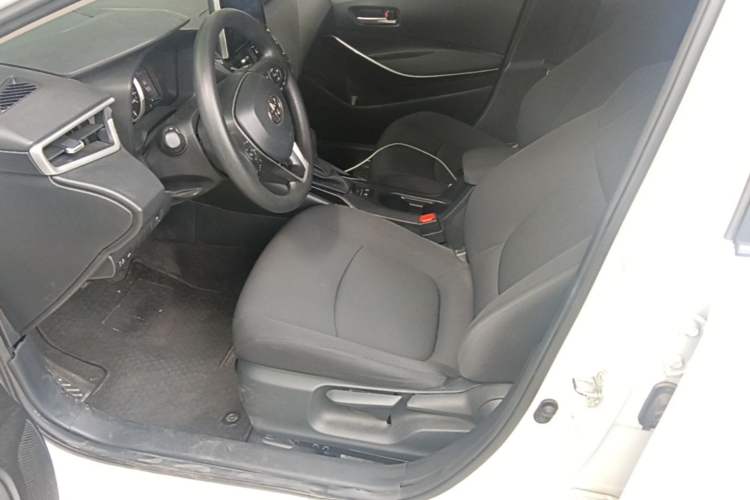 Used Toyota Corolla 2021 Dual-Motor 1.8L E-CVT Elite Edition Left Front Seat