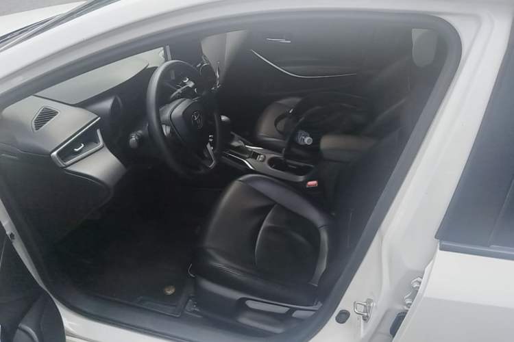 Used Toyota Corolla 2021 Dual-Motor 1.8L E-CVT Elite Edition Left Front Seat