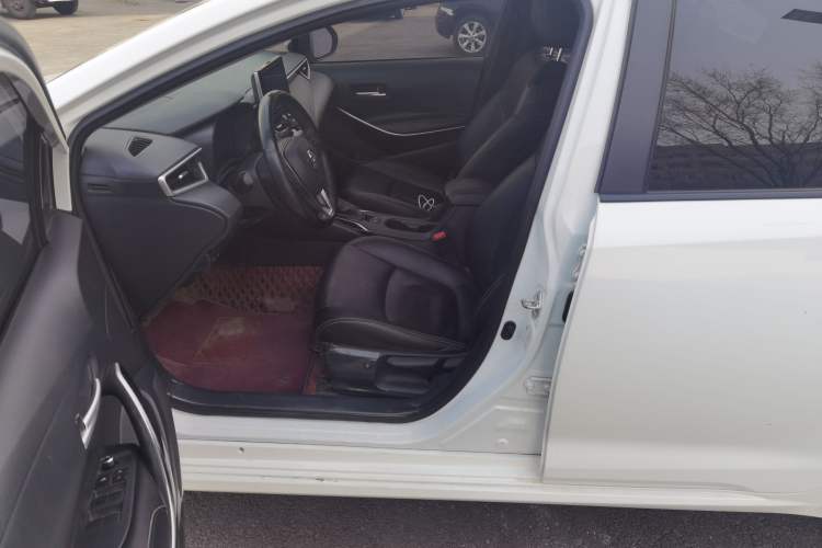 Used Toyota Corolla 2021 Dual-Motor 1.8L E-CVT Elite Edition Left Front Seat