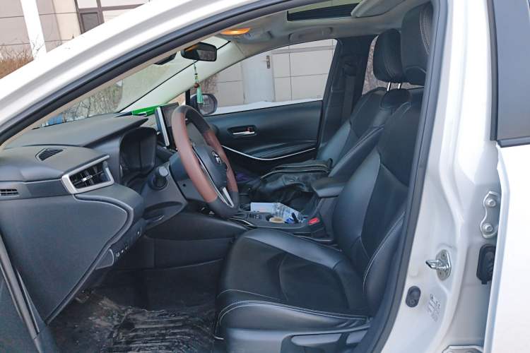 Used Toyota Corolla 2021 Dual-Motor 1.8L E-CVT Elite Edition Left Front Seat