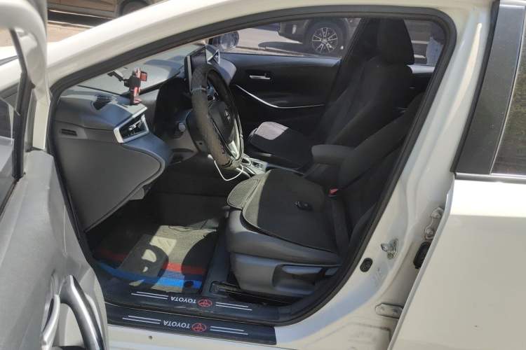 Used Toyota Corolla 2021 Dual-Motor 1.8L E-CVT Elite Edition Left Front Seat