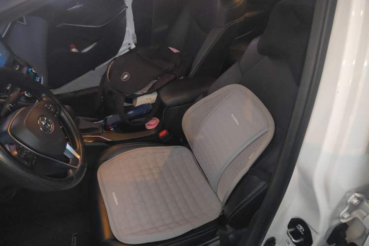 Used Toyota Corolla 2021 Dual-Motor 1.8L E-CVT Elite Edition Left Front Seat