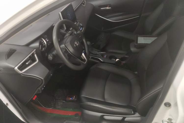 Used Toyota Corolla 2021 Dual-Motor 1.8L E-CVT Elite Edition Left Front Seat