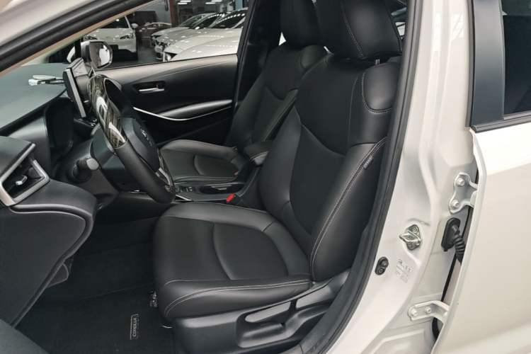 Used Toyota Corolla 2021 Dual-Motor 1.8L E-CVT Elite Edition Left Front Seat