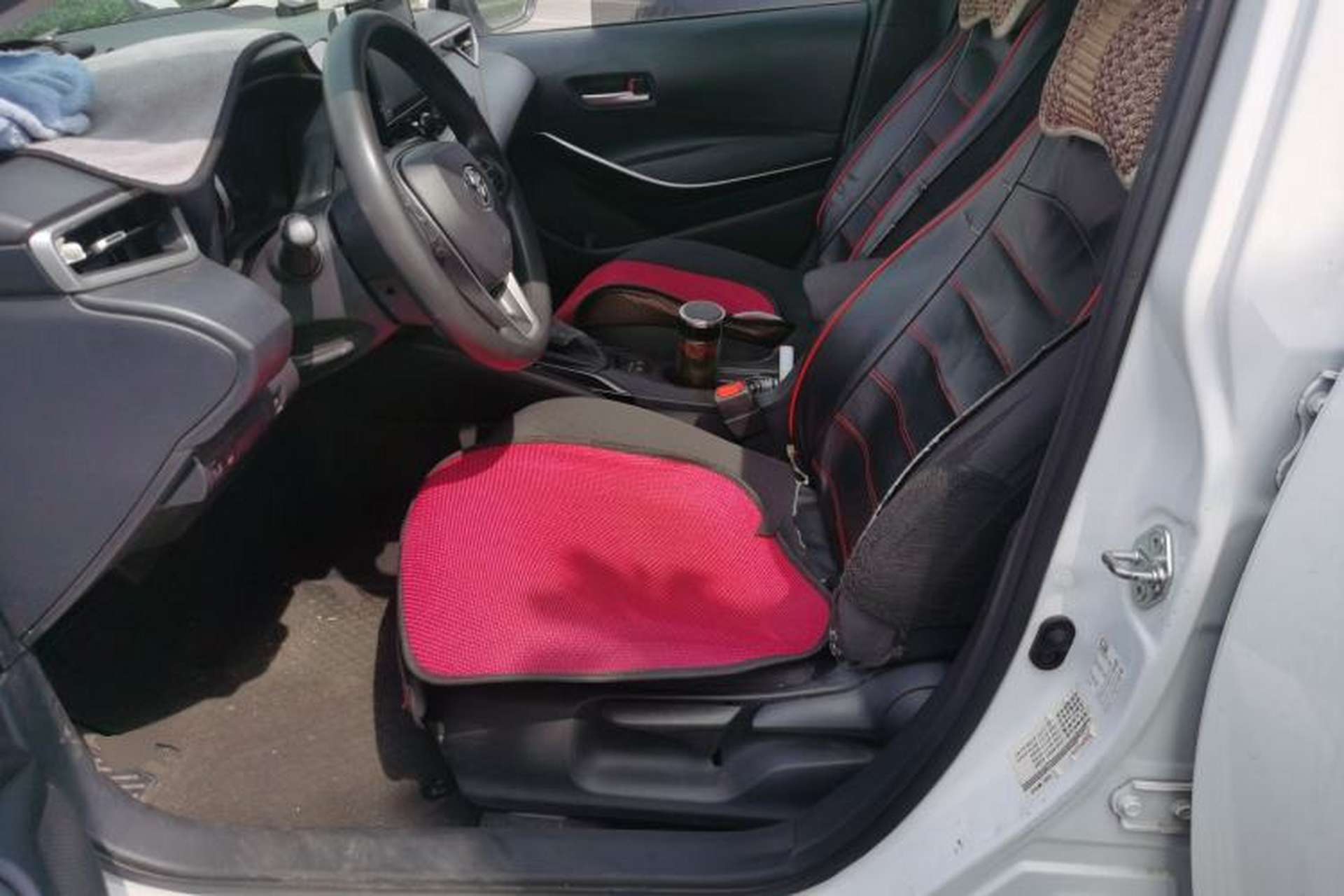 Used Toyota Corolla 2021 Dual-Motor 1.8L E-CVT Elite Edition Left Front Seat