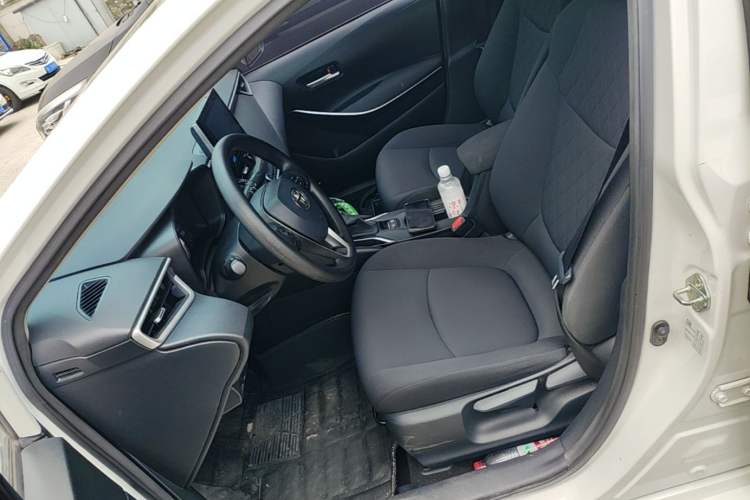Used Toyota Corolla 2021 Dual-Motor 1.8L E-CVT Elite Edition Left Front Seat
