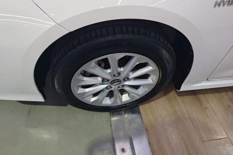 Used Toyota Corolla 2021 Dual-Motor 1.8L E-CVT Elite Edition Left Front Wheel Hub