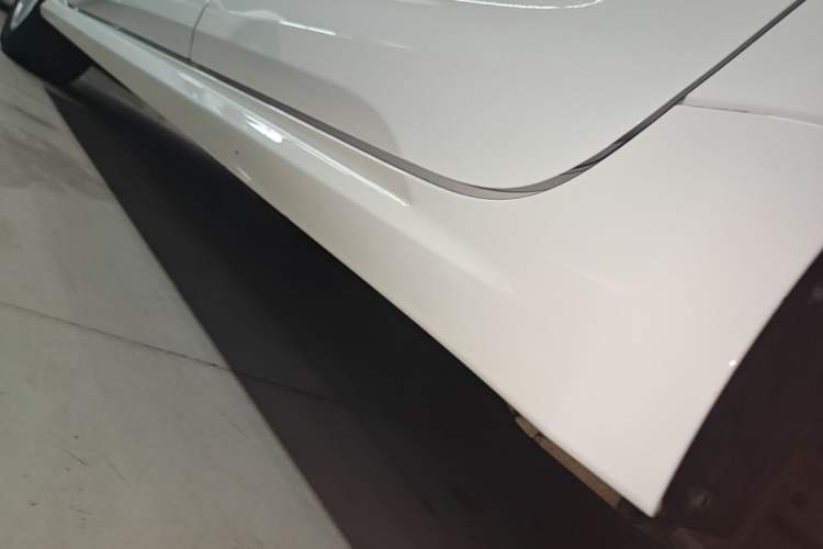 Used Toyota Corolla 2021 Dual-Motor 1.8L E-CVT Elite Edition Left Side Sill