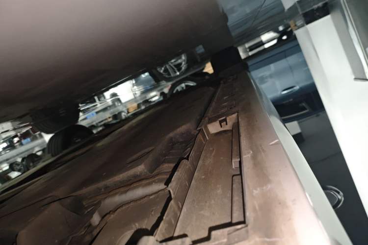 Used Toyota Corolla 2021 Dual-Motor 1.8L E-CVT Elite Edition Left Side Sill