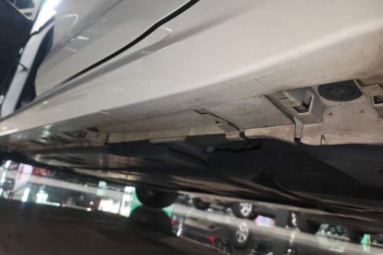 Used Toyota Corolla 2021 Dual-Motor 1.8L E-CVT Elite Edition Left Side Sill