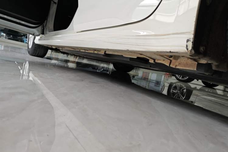 Used Toyota Corolla 2021 TNGA 1.5L CVT Elite Edition Left Side Sill