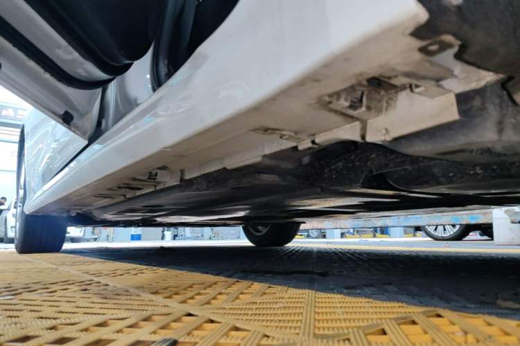 Used Toyota Corolla 2021 Dual-Motor 1.8L E-CVT Elite Edition Left Side Sill
