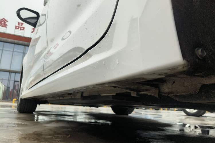 Used Toyota Corolla 2021 TNGA 1.5L CVT Elite Edition Left Side Sill