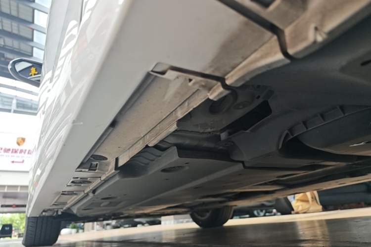 Used Toyota Corolla 2021 Dual-Motor 1.8L E-CVT Elite Edition Left Side Sill