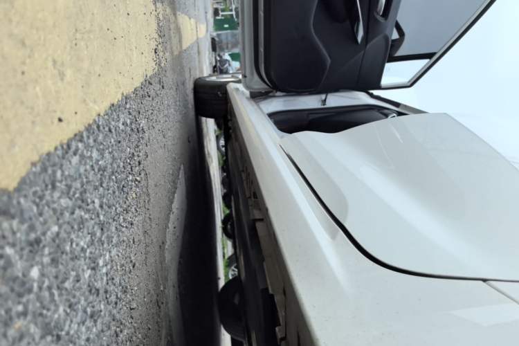 Used Toyota Corolla 2021 Dual-Motor 1.8L E-CVT Elite Edition Left Side Sill